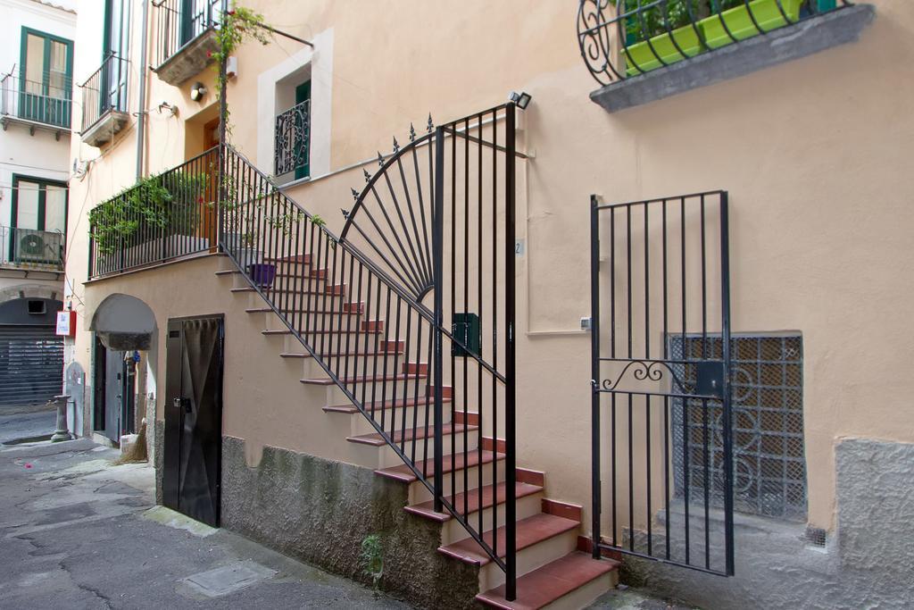 Futura Retro Hotel Salerno Buitenkant foto