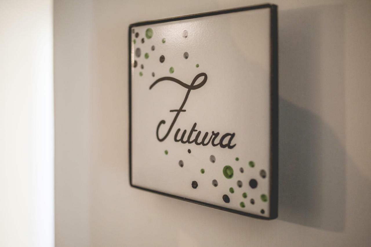 Futura Retro Hotel Salerno Buitenkant foto